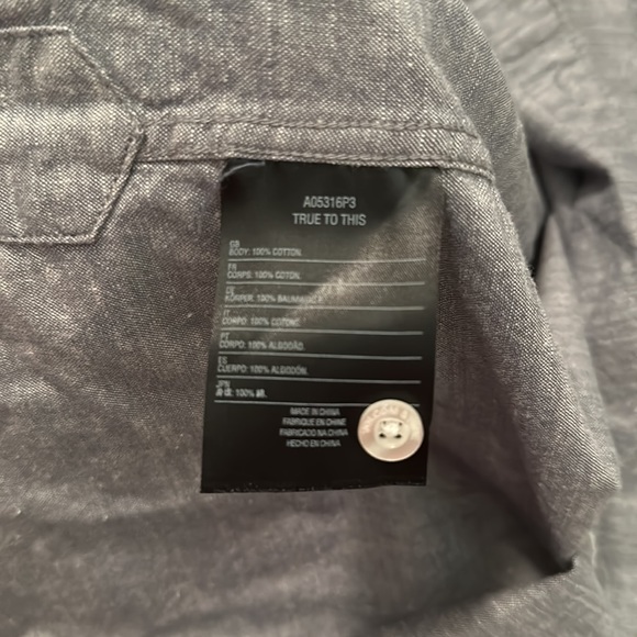 Volcom Button Up 💎 Dry Cleaned - Picture 8 of 8